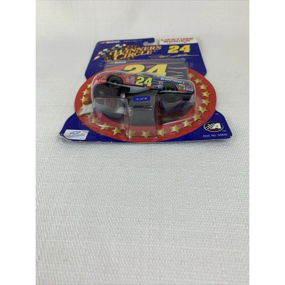 Winner's Circle‎ Jeff Gordon 2001 DuPont Automotive Chevrolet  1:64 Nascar #24
